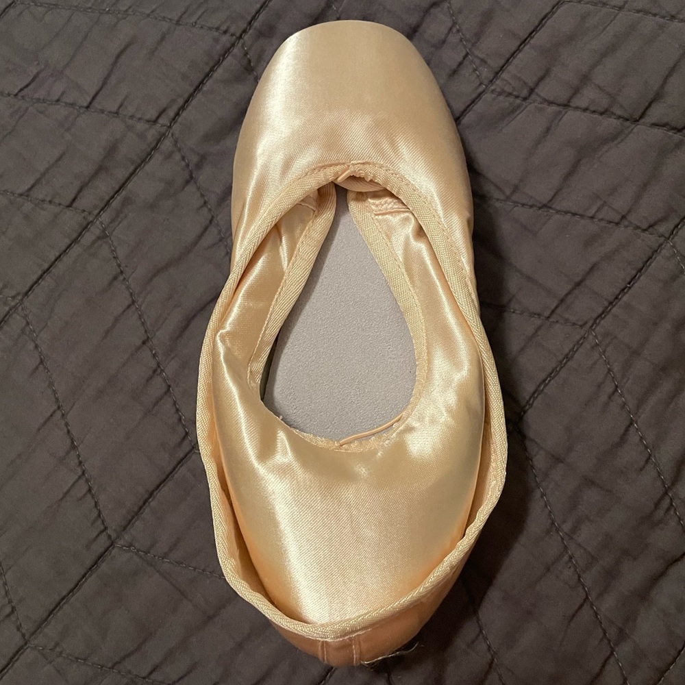 Bloch Balance European Strong pointe shoes